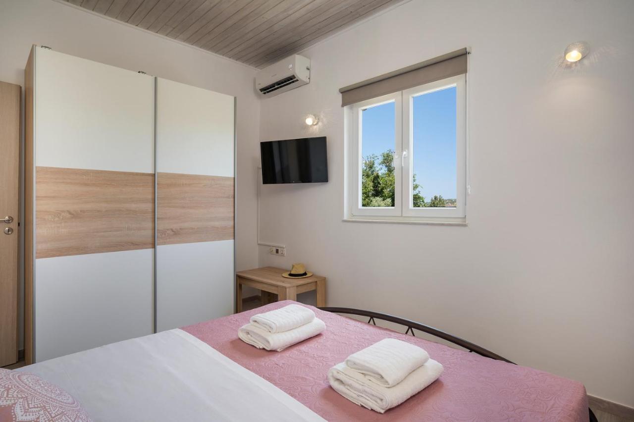 B&M Villas Metochi Siriliou Dış mekan fotoğraf